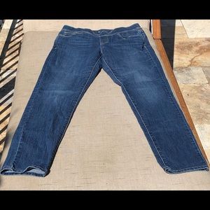 Levi’s pull-on jeans- EUC - Size 6M (28x32)